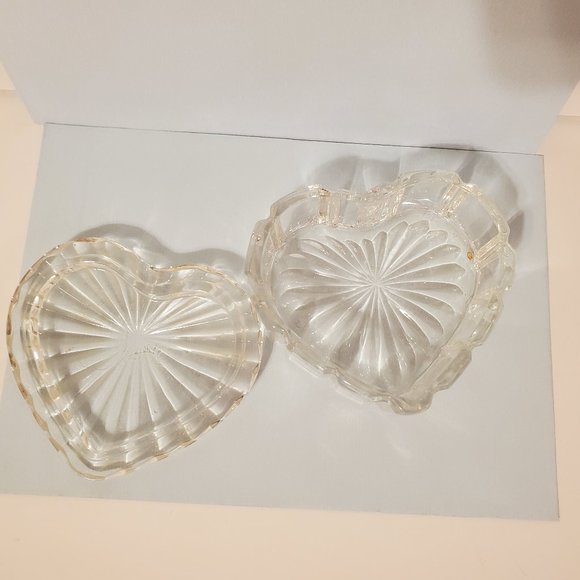 Glass Heart Shaped Trinket Jewelry holder - Picture 3 of 11